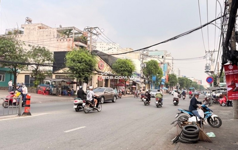 CĂN NHÀ MẶT PHỐ MƠ ƯỚC TRÊN ĐƯỜNG  CÁCH MẠNG THÁNG 8 QUẬN 3, GIÁ TỐT, DIỆN TÍCH 300M2, SỔ HỒNG CHÍNH CHỦ.